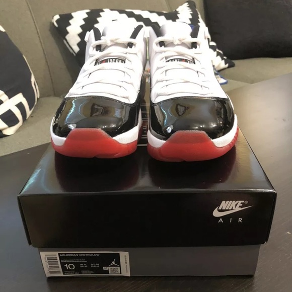 Air Jordan 11 Low Retro Concord Bred - Picture 2 of 7